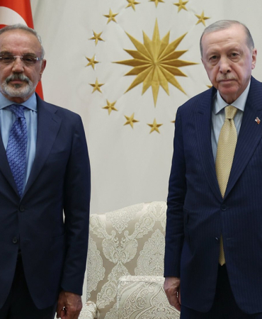 sırrı sakık