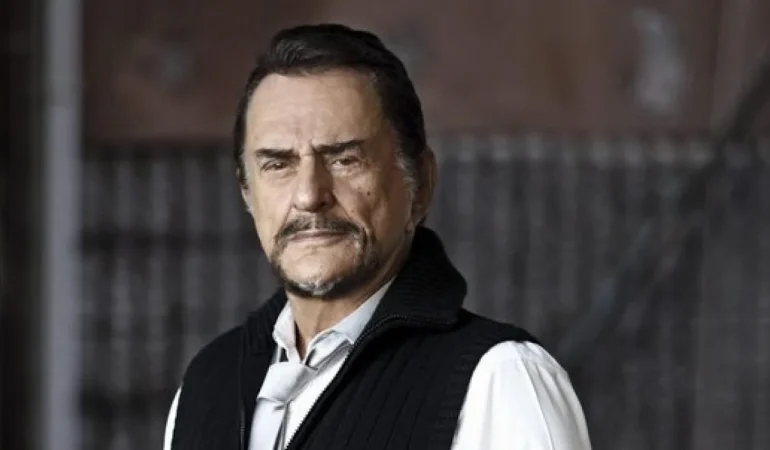 şarkıcı alpay